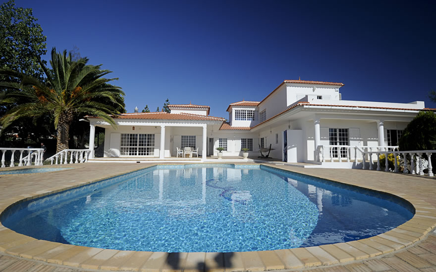 Portuguese property market records 12 months of growth with outlook for 2015 equally positive